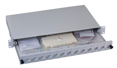 Spleißbox ST 50/125µm OM3 ausziehbar 12  -- Pigtails/12 Kuppl.